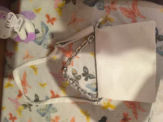 Borsa bianca con catena argento