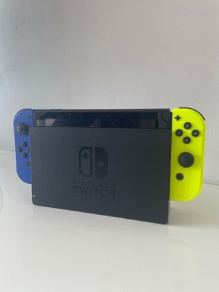 Nintendo Switch Azul y Amarillo