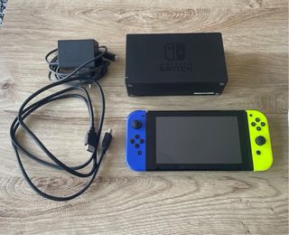 Nintendo Switch Azul y Amarillo