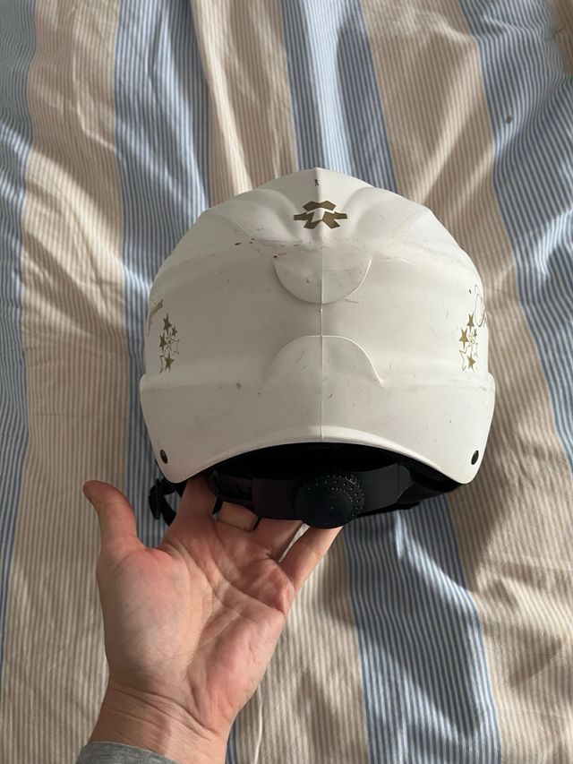 Casco de esquí blanco