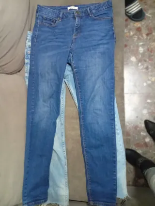 2 Vaqueros Talla 40 y 42. Hombre. Precio total 7€