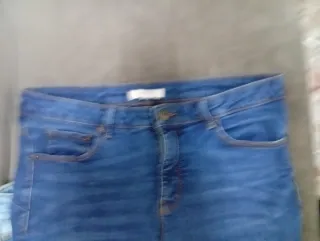 2 Vaqueros Talla 40 y 42. Hombre. Precio total 7€