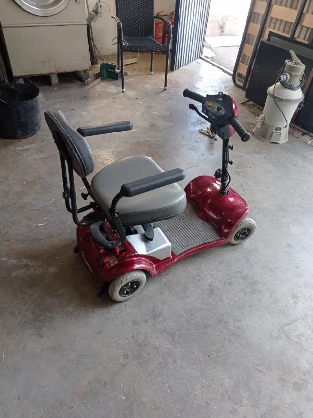 Scooter eléctrico 4 ruedas