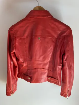 Cazadora corta piel Massimo Dutti