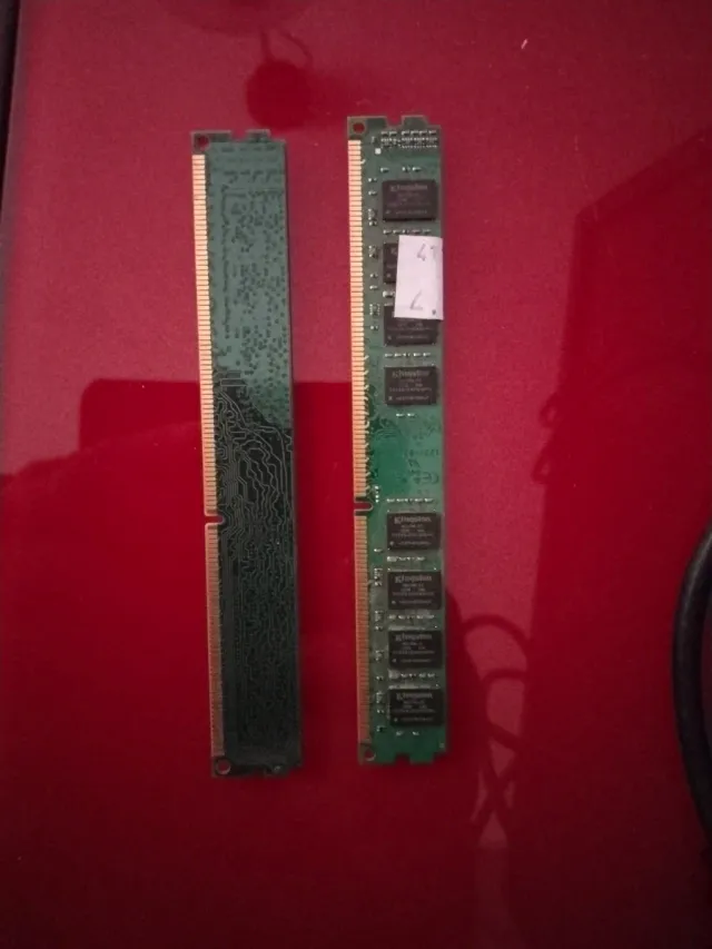 2x Kingston 4GB DDR3 RAM