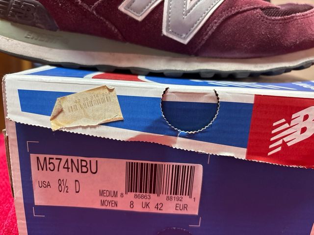 New Balance 574 Talla 42 Morado