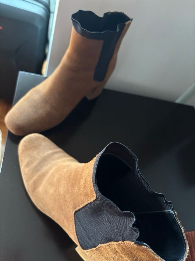 Botines de ante marrones