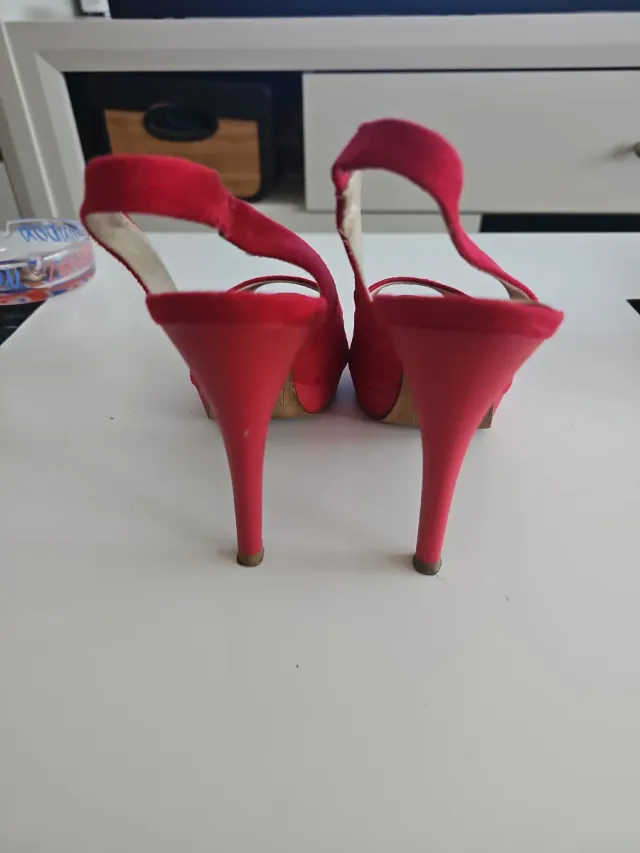 Zapatos Mustang Feelings rojos peep toe
