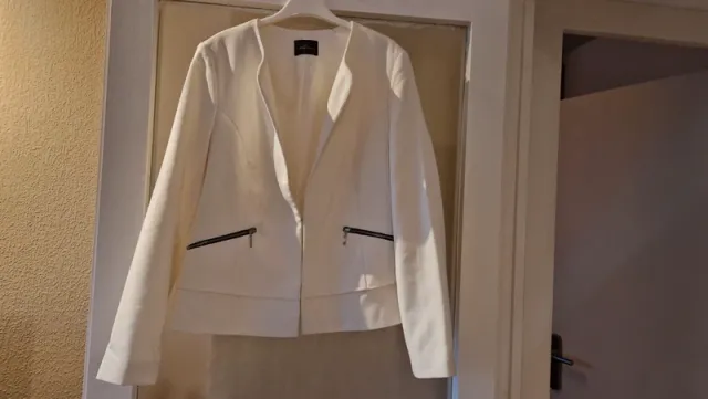 Blazer blanco elegante con cremalleras – Talla M