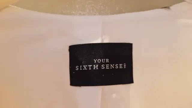 Blazer blanco elegante con cremalleras – Talla M