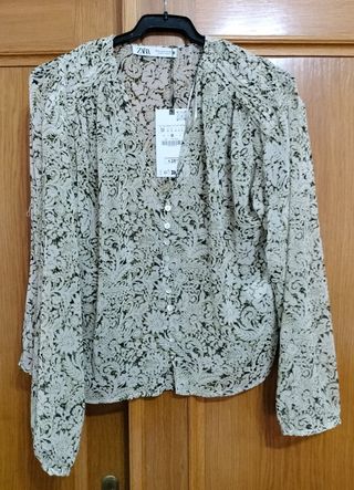 Blusa Zara floral M/38/10