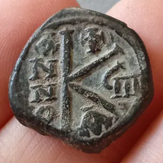 ≡ Espectacular Moneda bizantina