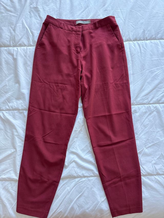 Pantalón traje ASOS granate talla S/M