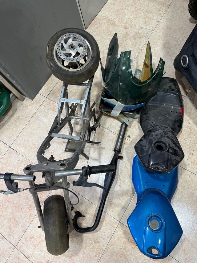 Minimoto Chasis y Carrocería