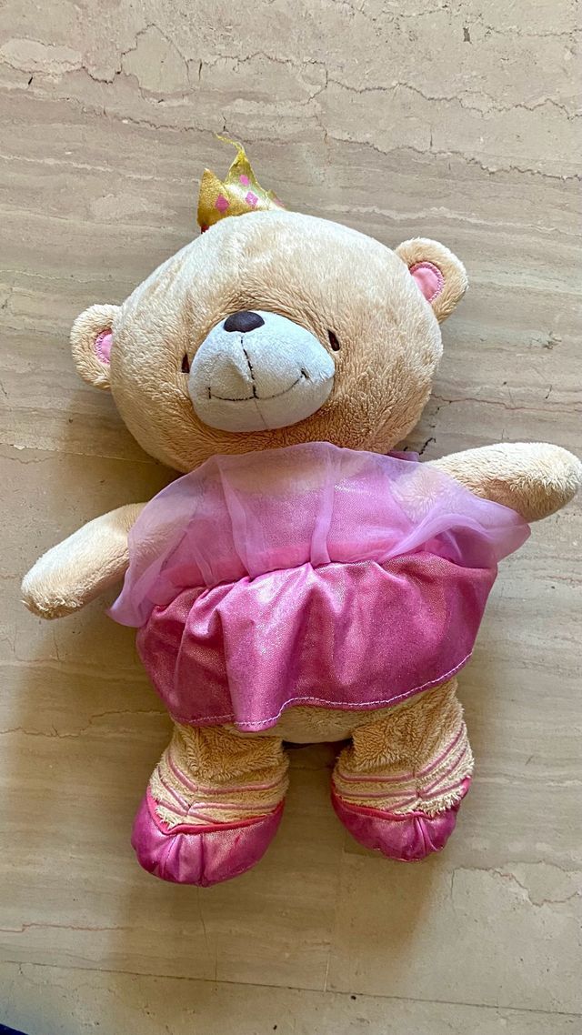 Lote 9 peluches: oso, pingüino, tiburón, etc.