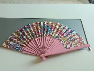 Lote 3 abanicos decorados