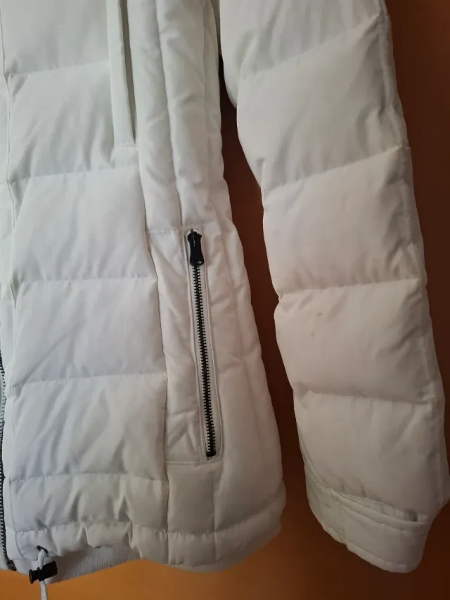 Chaqueta Zara Trafaluc de plumas 