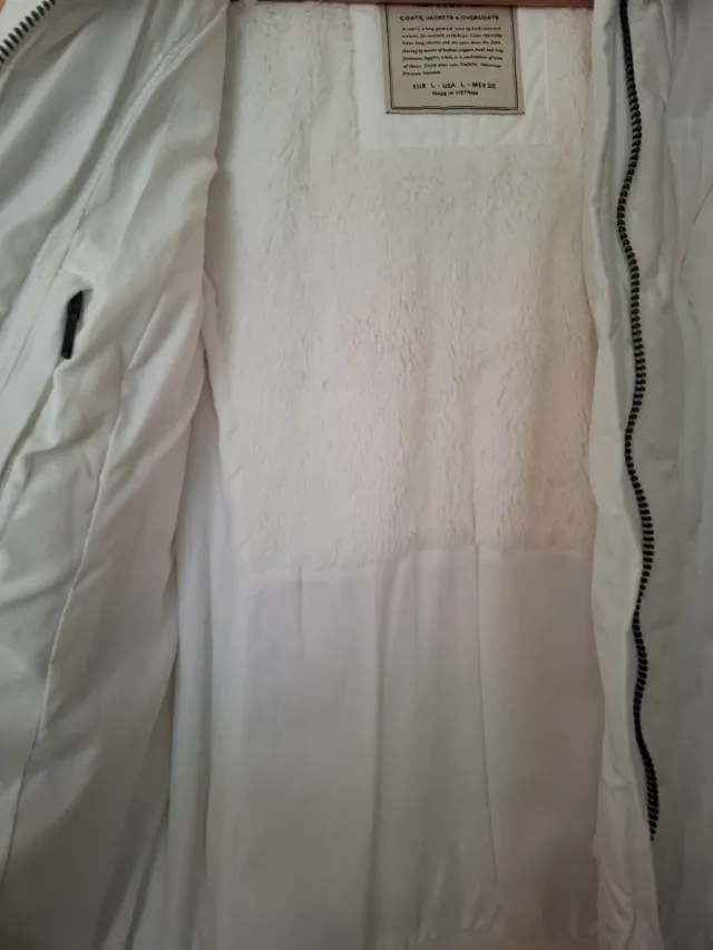 Chaqueta Zara Trafaluc de plumas 