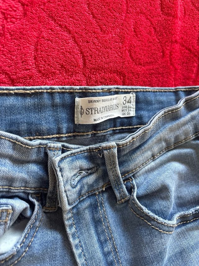 Vaqueros pitillo desgastados talla 34