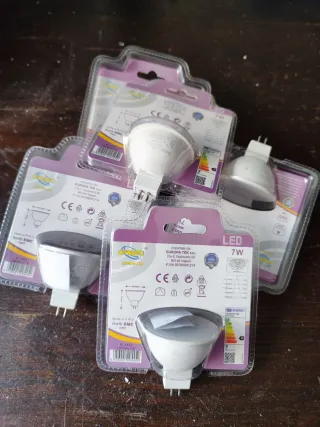Lampadina LED Europa Tek 7W GU10