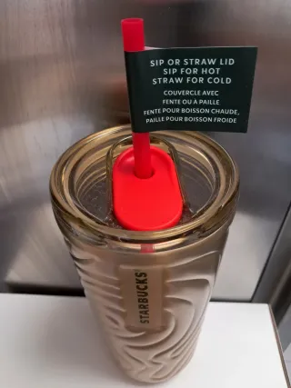 Termo Starbucks Dorado. Tapa dual