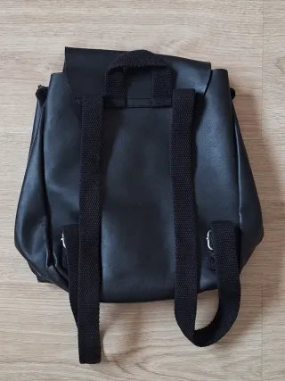 Mochila Zara Kids Negra con Parches