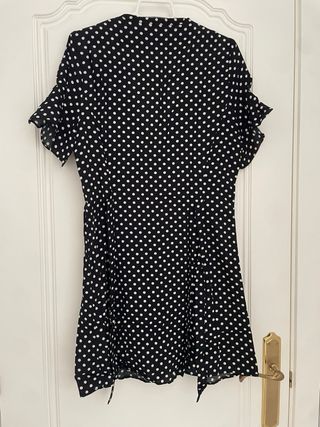 Vestido corto lunares Zara