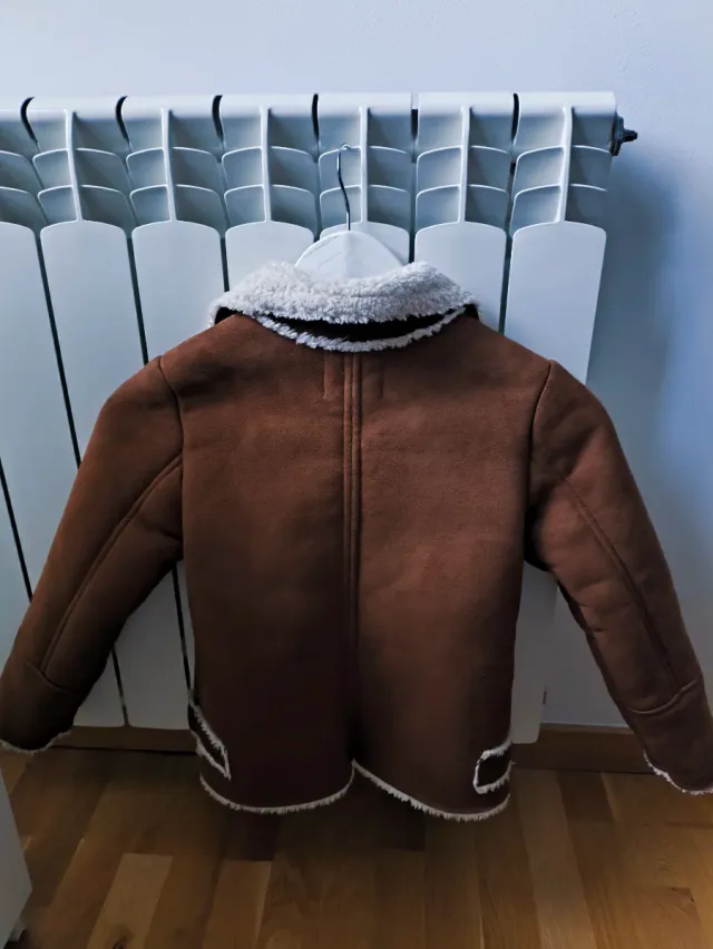 Cazadora Zara borreguito marrón 8 años