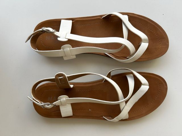 Sandalias planas blancas mujer