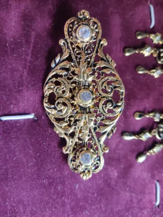 Conjunto Baturra Pendientes y Broche Oro