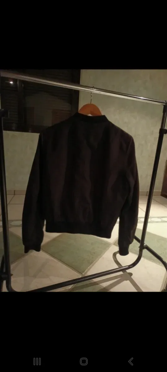 Chaqueta bomber negra