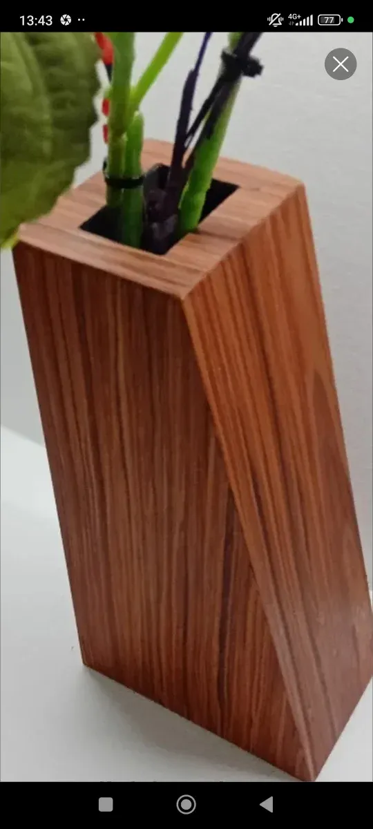 Vaso in legno di palissandro