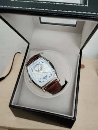 Caja giratoria para relojes automáticos