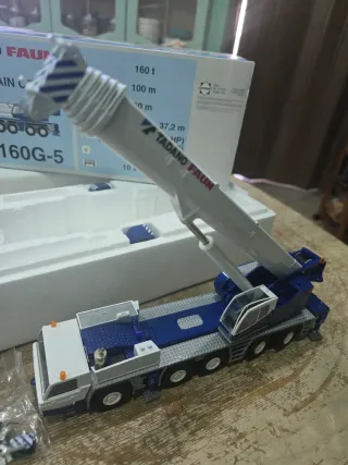 Conrad Tadano Faun ATF 160G-5 Gru crane