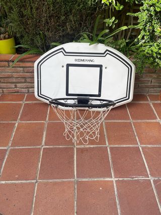 Canasta de baloncesto blanca