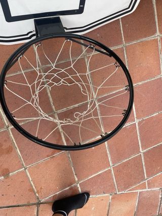 Canasta de baloncesto blanca