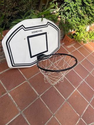 Canasta de baloncesto blanca