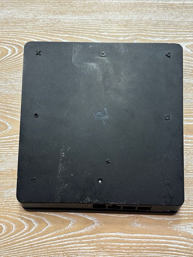 PS4 Slim para peças