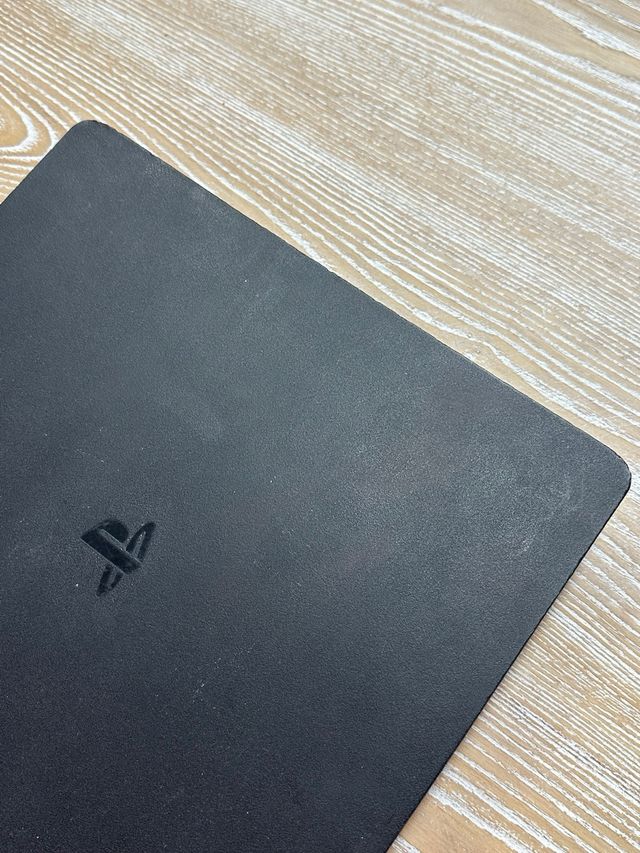PS4 Slim para peças
