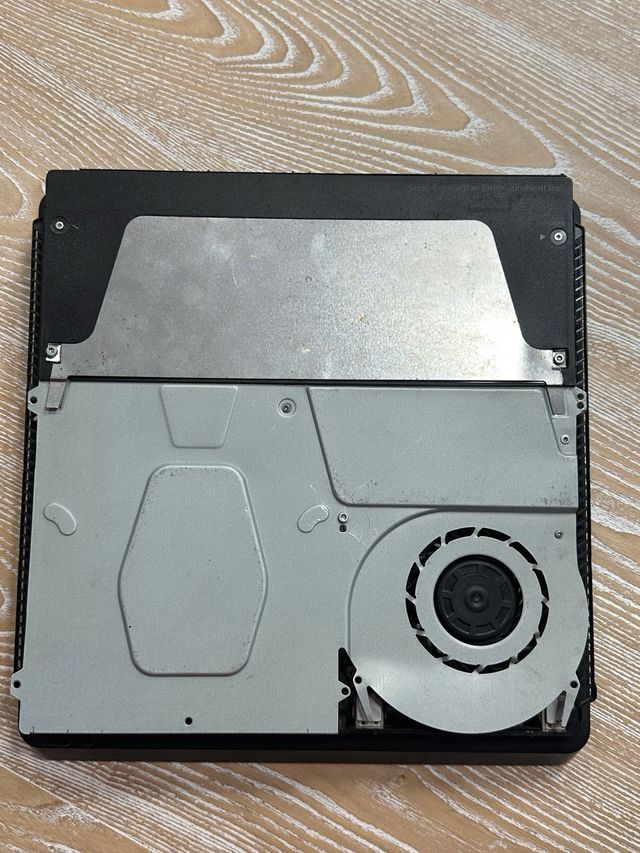 PS4 Slim para peças