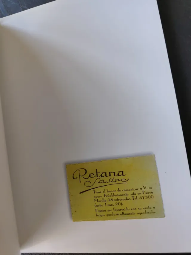 Vestir el género frívolo