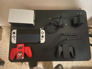Nintendo Switch OLED Blanca y Negra