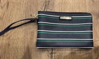 Cartera de mano Tommy Hilfiger rayas horizontales