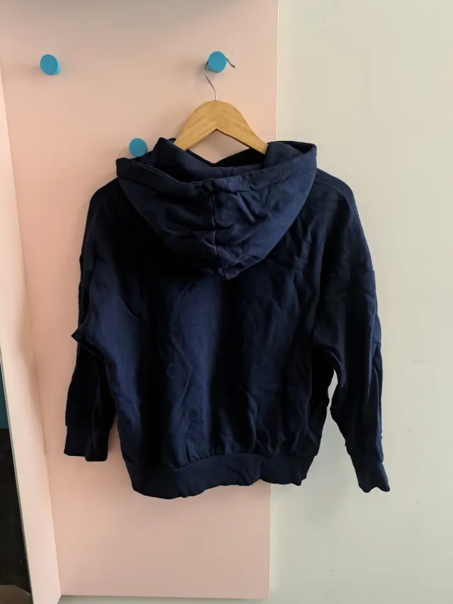 Sudadera azul con texto BETTER TOGETHER