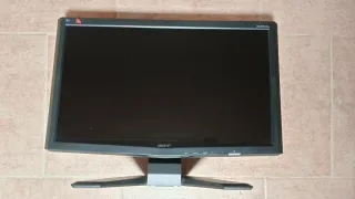 Pantalla Acer y Teclado Carrefour