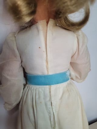 Muñeca Sally Famosa Comunión Castaña