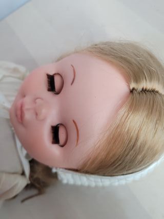 Muñeca Sally Famosa Comunión Castaña