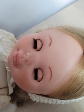 Muñeca Sally Famosa Comunión Castaña