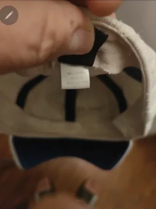 Cappellino Converse bianco con logo rosso