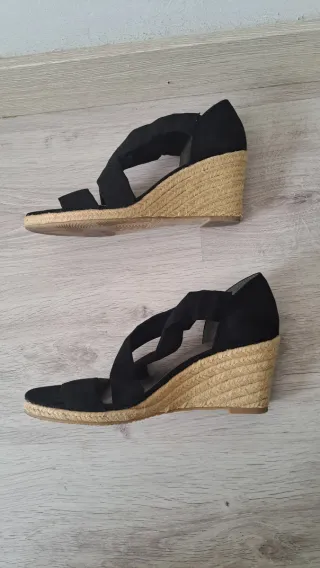Sandalias de cuña Tamaris negras talla 40